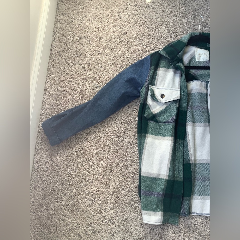 Altar’d State Flannel - Picture 2 of 15